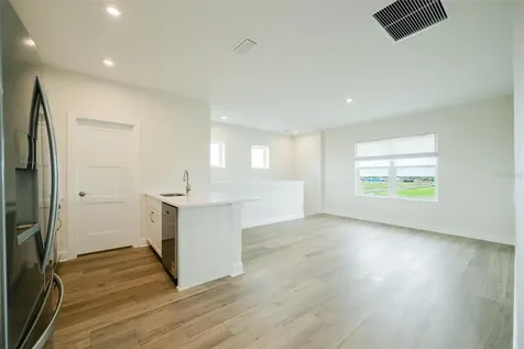7910 Lake Flores Avenue Bradenton FL 34210
