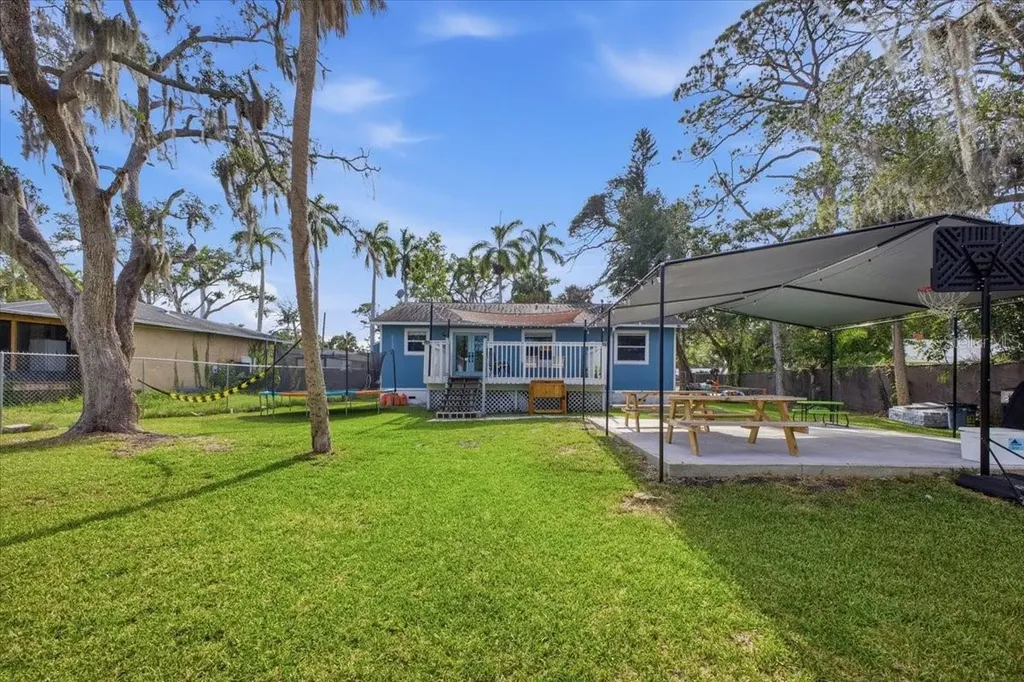 115 Brown Street Bradenton FL 34208