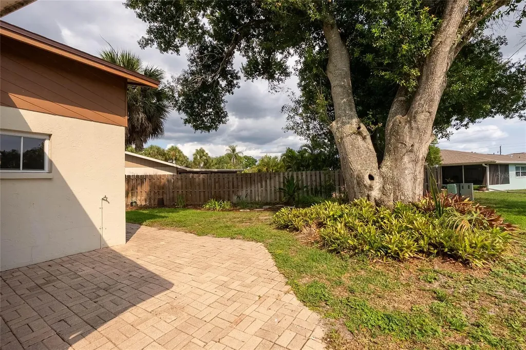 1141 Sleepy Hollow Court Venice FL 34285