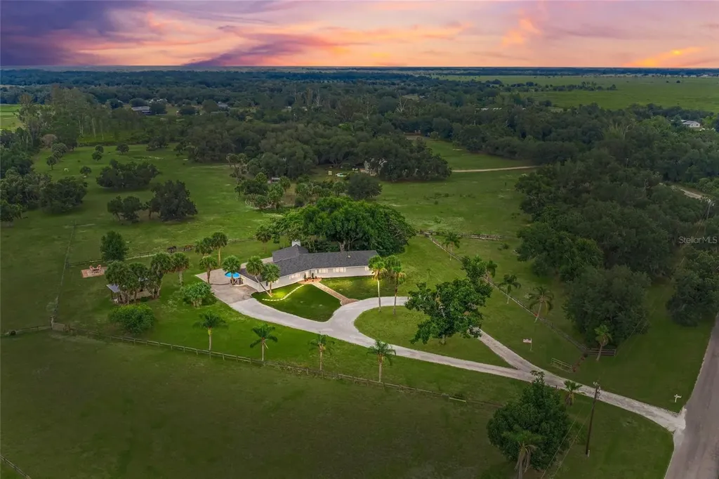 5240 Myakka Valley Trail Sarasota FL 34241