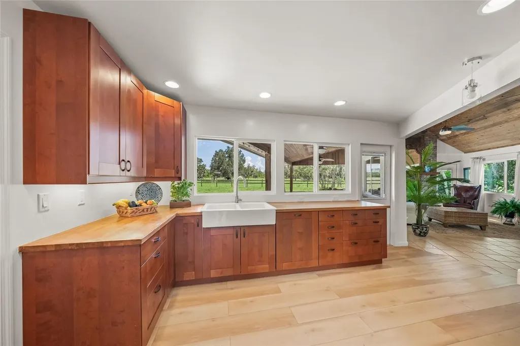 5240 Myakka Valley Trail Sarasota FL 34241