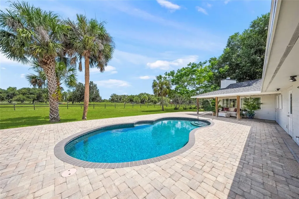 5240 Myakka Valley Trail Sarasota FL 34241