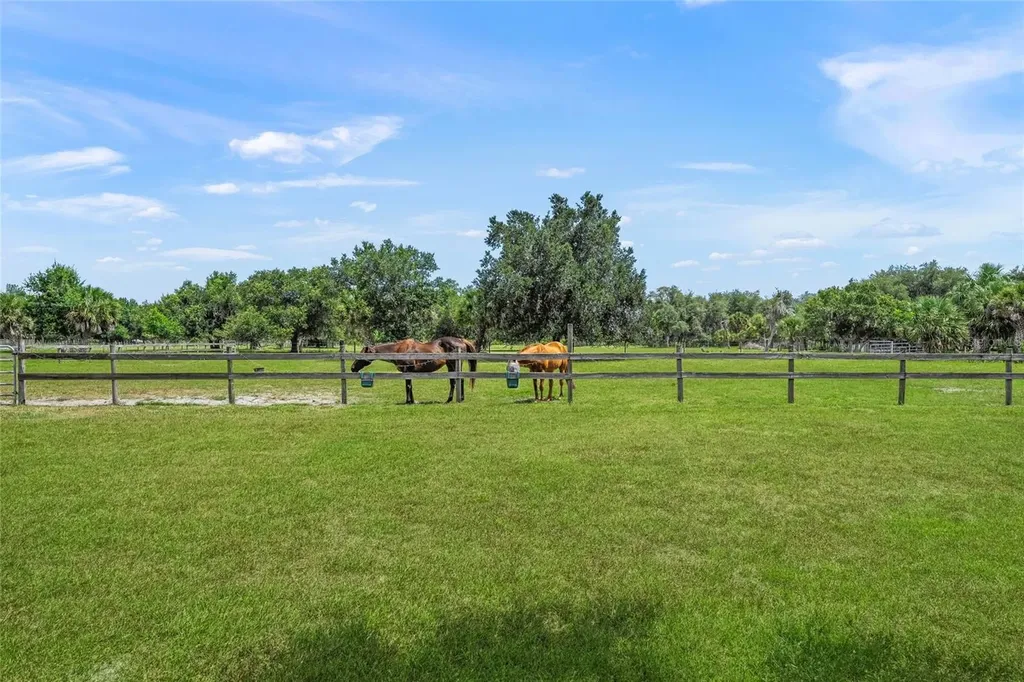 5240 Myakka Valley Trail Sarasota FL 34241