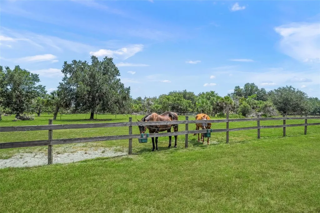 5240 Myakka Valley Trail Sarasota FL 34241