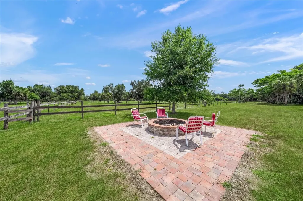 5240 Myakka Valley Trail Sarasota FL 34241