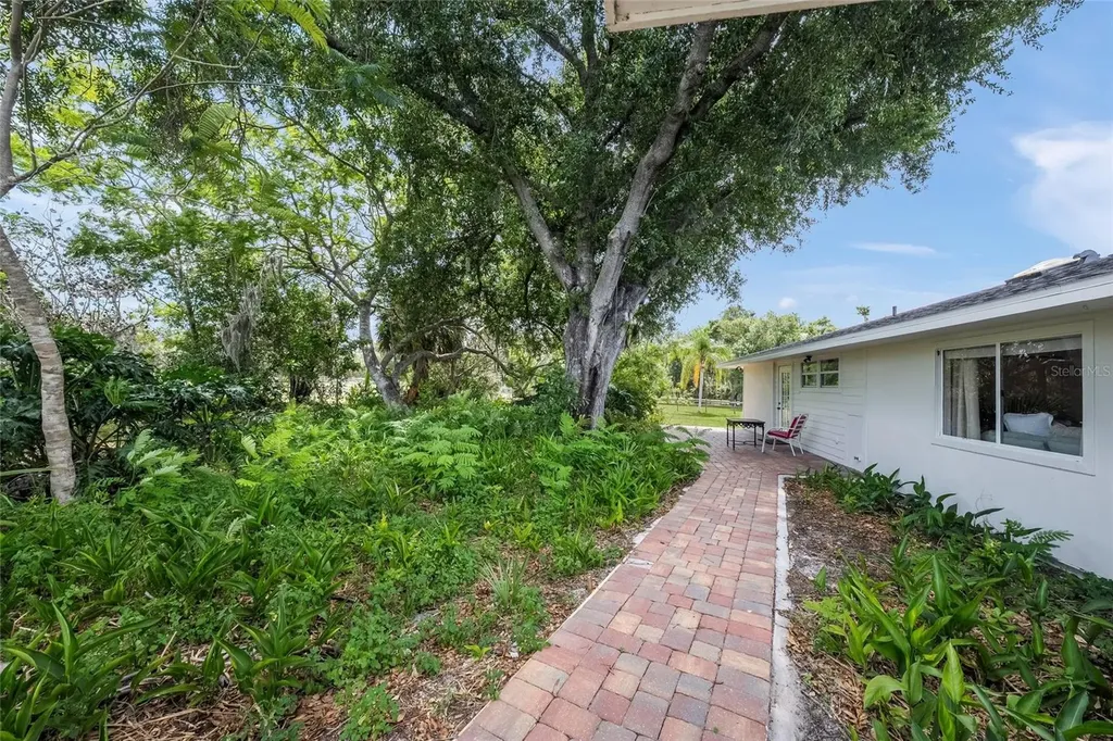 5240 Myakka Valley Trail Sarasota FL 34241