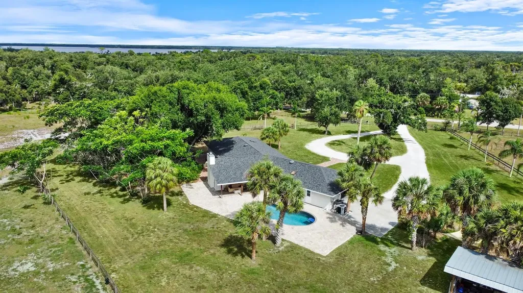 5240 Myakka Valley Trail Sarasota FL 34241