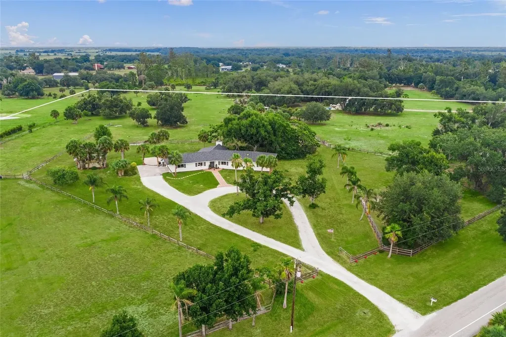 5240 Myakka Valley Trail Sarasota FL 34241