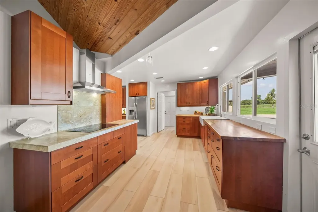 5240 Myakka Valley Trail Sarasota FL 34241