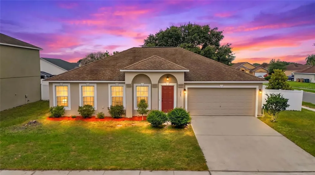 2589 Hunley Loop Kissimmee FL 34743