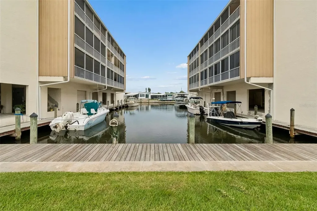 1714 69th Avenue W Bradenton FL 34207