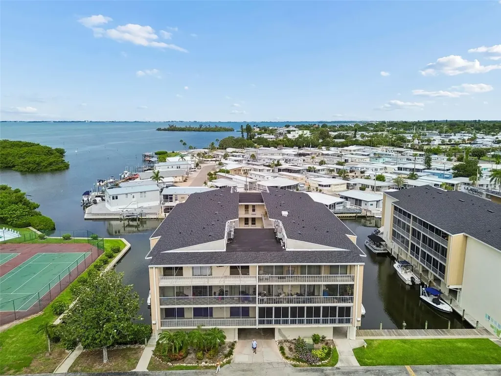 1714 69th Avenue W Bradenton FL 34207