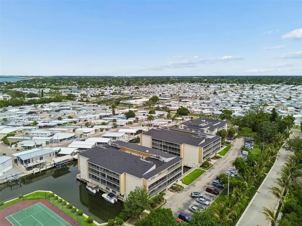 1714 69th Avenue W Bradenton FL 34207