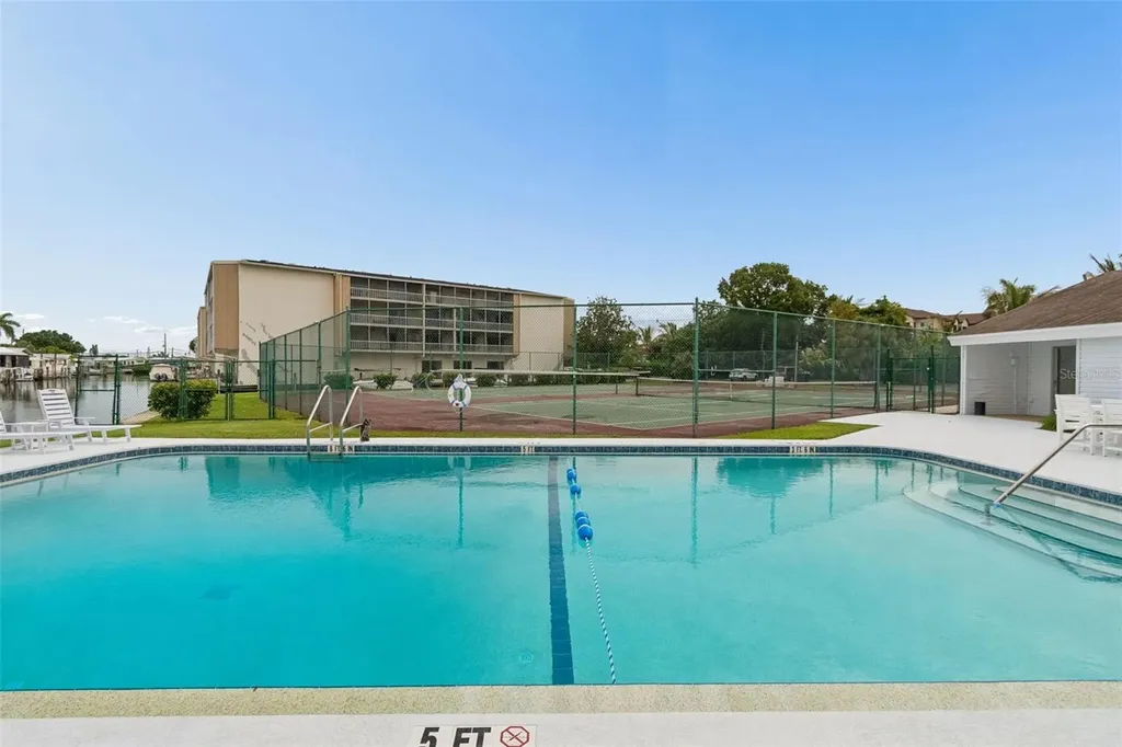 1714 69th Avenue W Bradenton FL 34207