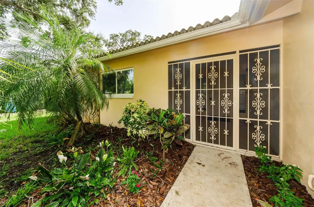 1529 E Dorchester Drive Palm Harbor FL 34684