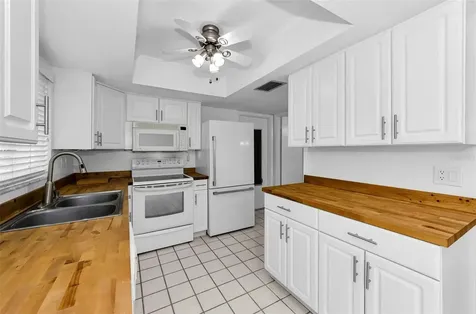 1529 E Dorchester Drive Palm Harbor FL 34684