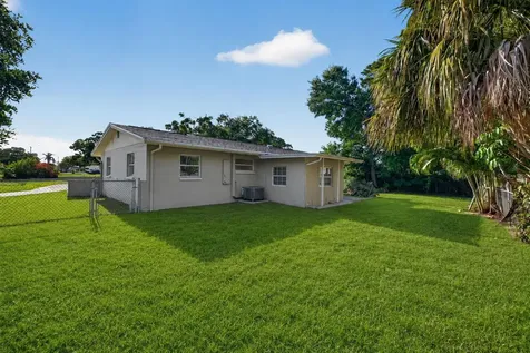 11234 68th Avenue N Seminole FL 33772