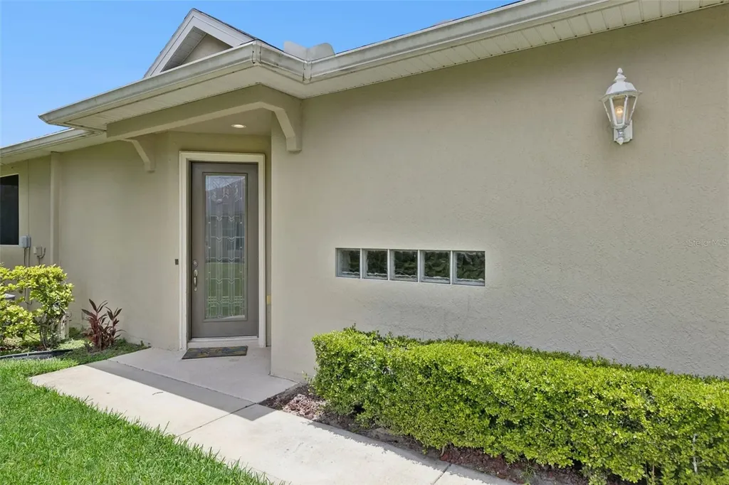 134 Lower Lake Court Debary FL 32713