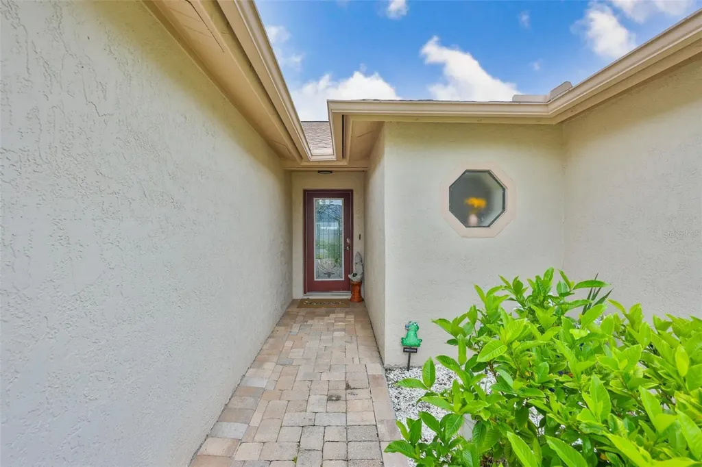 8715 Hampden Drive Tampa FL 33626