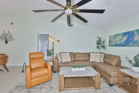 8715 Hampden Drive Tampa FL 33626