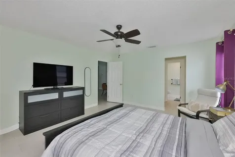 8715 Hampden Drive Tampa FL 33626