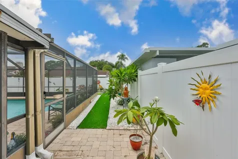 8715 Hampden Drive Tampa FL 33626