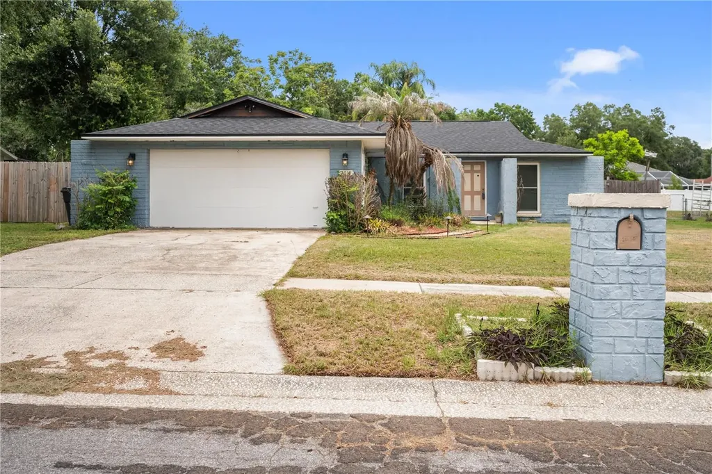 2015 Ronald Circle Seffner FL 33584
