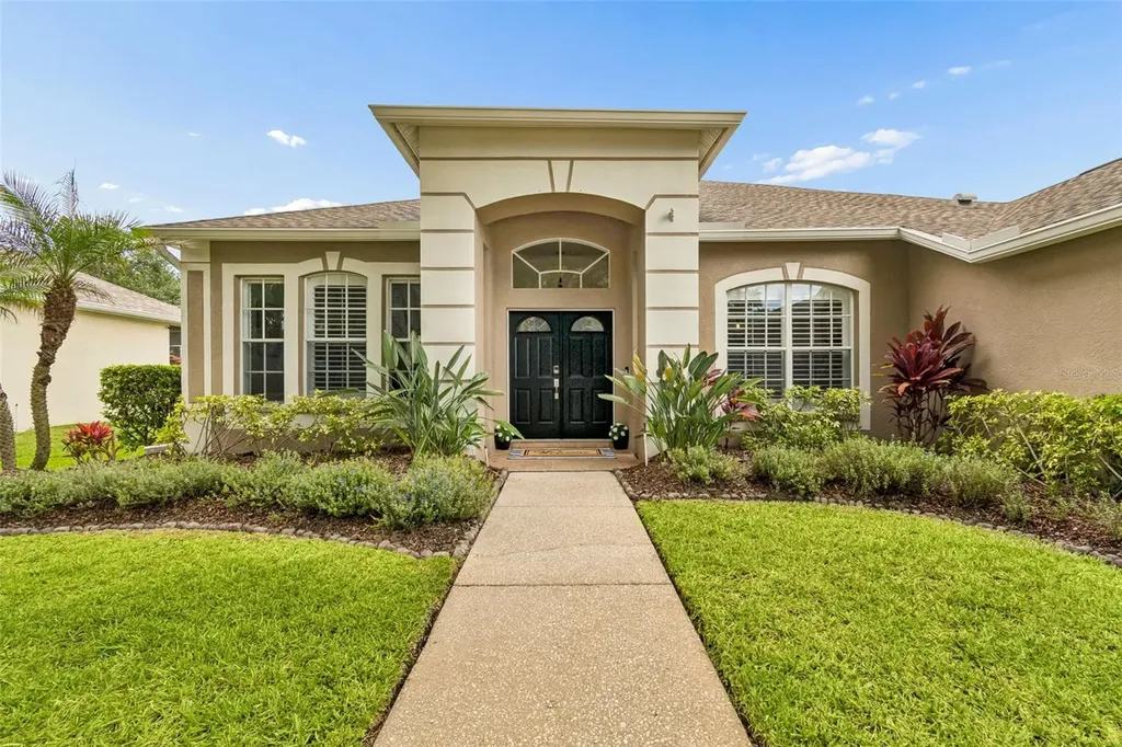 10229 Quails Landing Avenue Tampa FL 33647