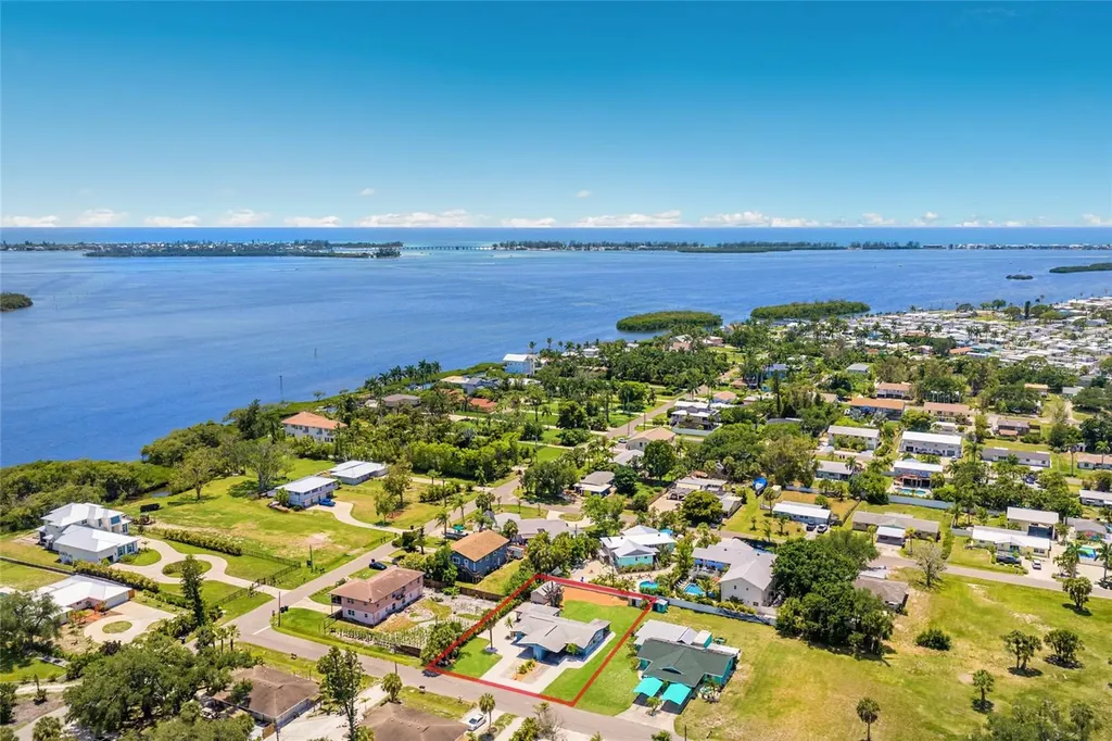 4512 99th Street W Bradenton FL 34210