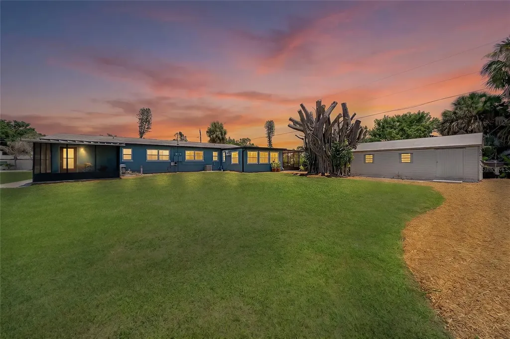 4512 99th Street W Bradenton FL 34210