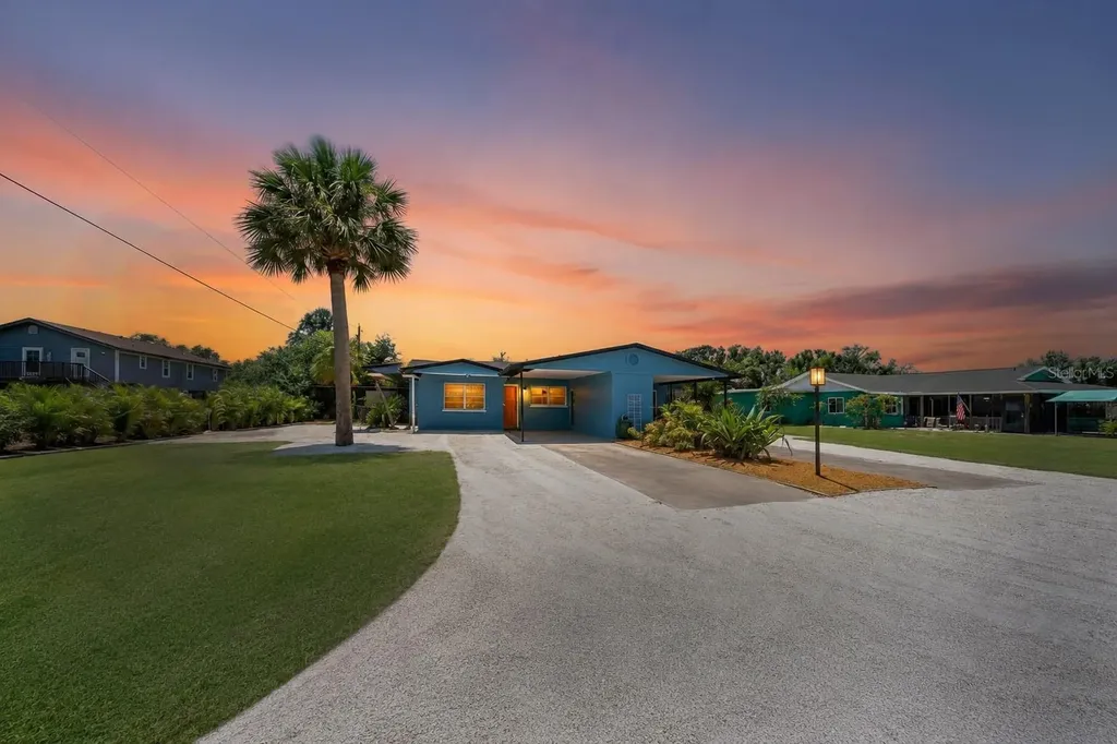 4512 99th Street W Bradenton FL 34210