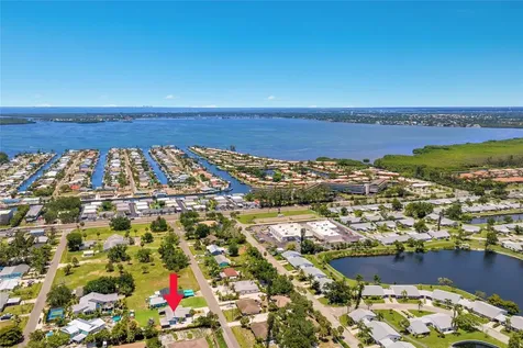 4512 99th Street W Bradenton FL 34210