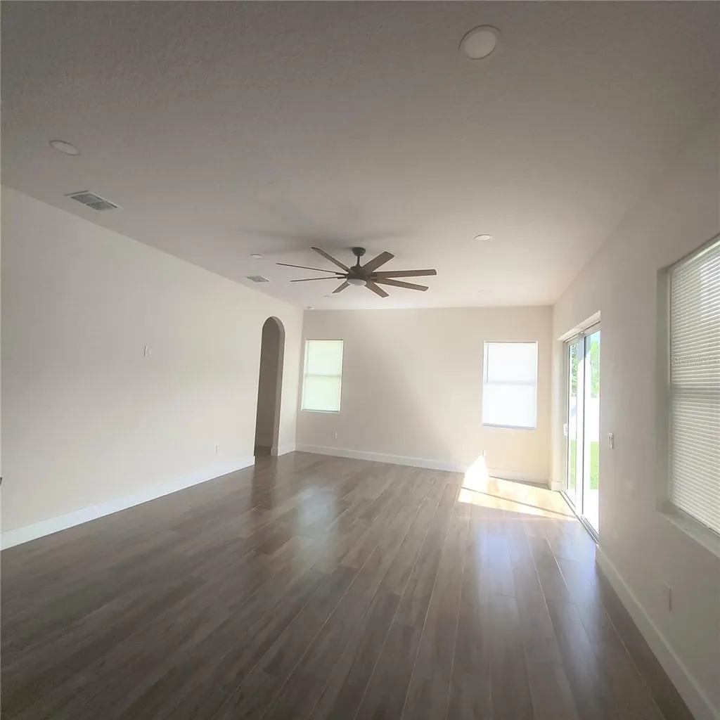 20016 Oakflower Avenue Tampa FL 33647