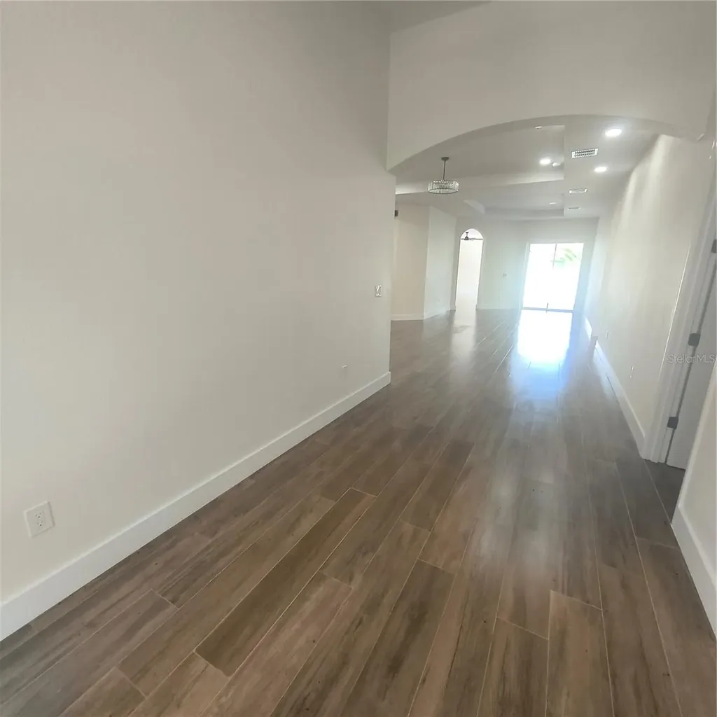 20016 Oakflower Avenue Tampa FL 33647