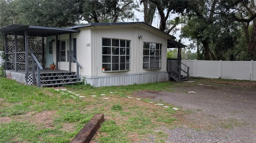 11716 E U.s. Highway 92 Seffner FL 33584