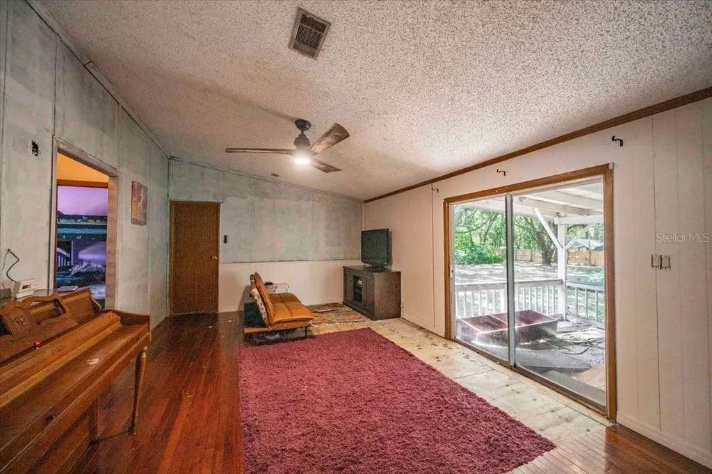 2202 D R Bryant Road Lakeland FL 33810