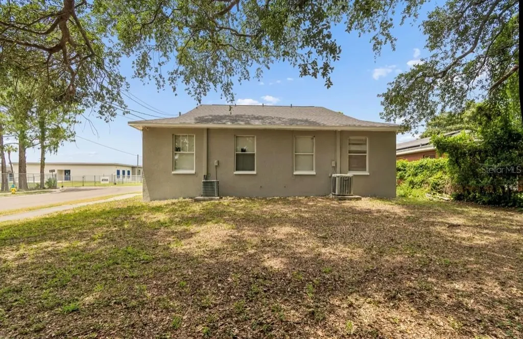 1901 E 32nd Avenue Tampa FL 33610
