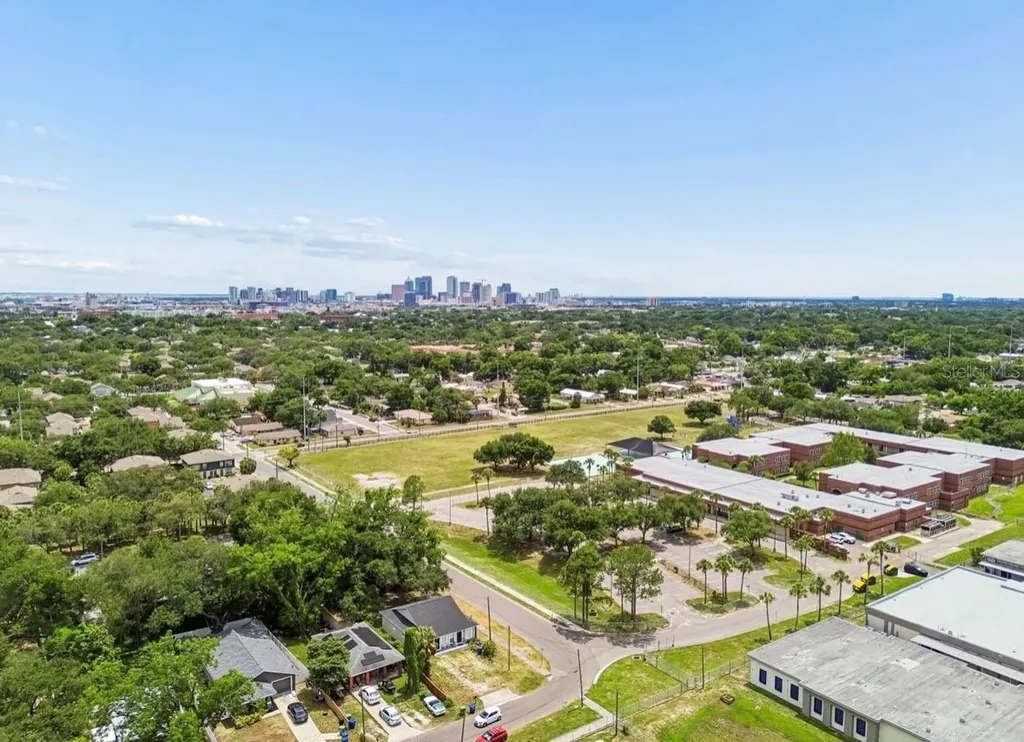 1901 E 32nd Avenue Tampa FL 33610