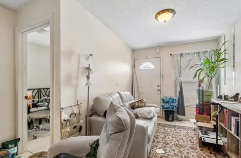 1901 E 32nd Avenue Tampa FL 33610