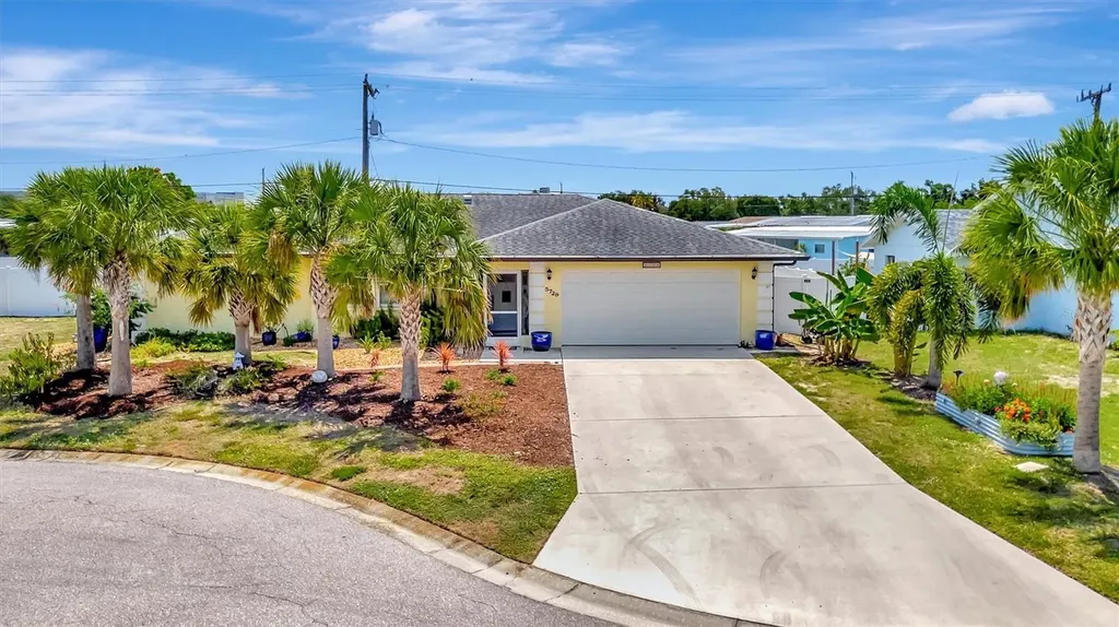 5729 Augusta Circle Sarasota FL 34238