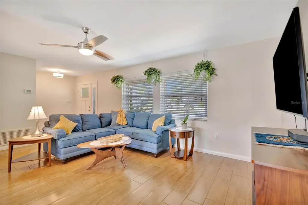 5729 Augusta Circle Sarasota FL 34238