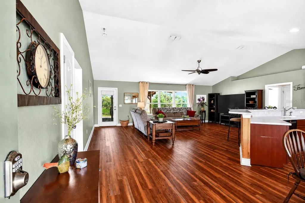 1590 Doves View Circle Auburndale FL 33823