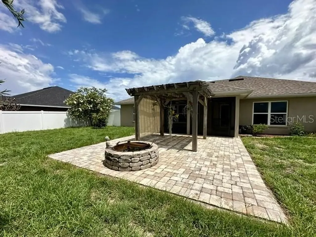 1590 Doves View Circle Auburndale FL 33823