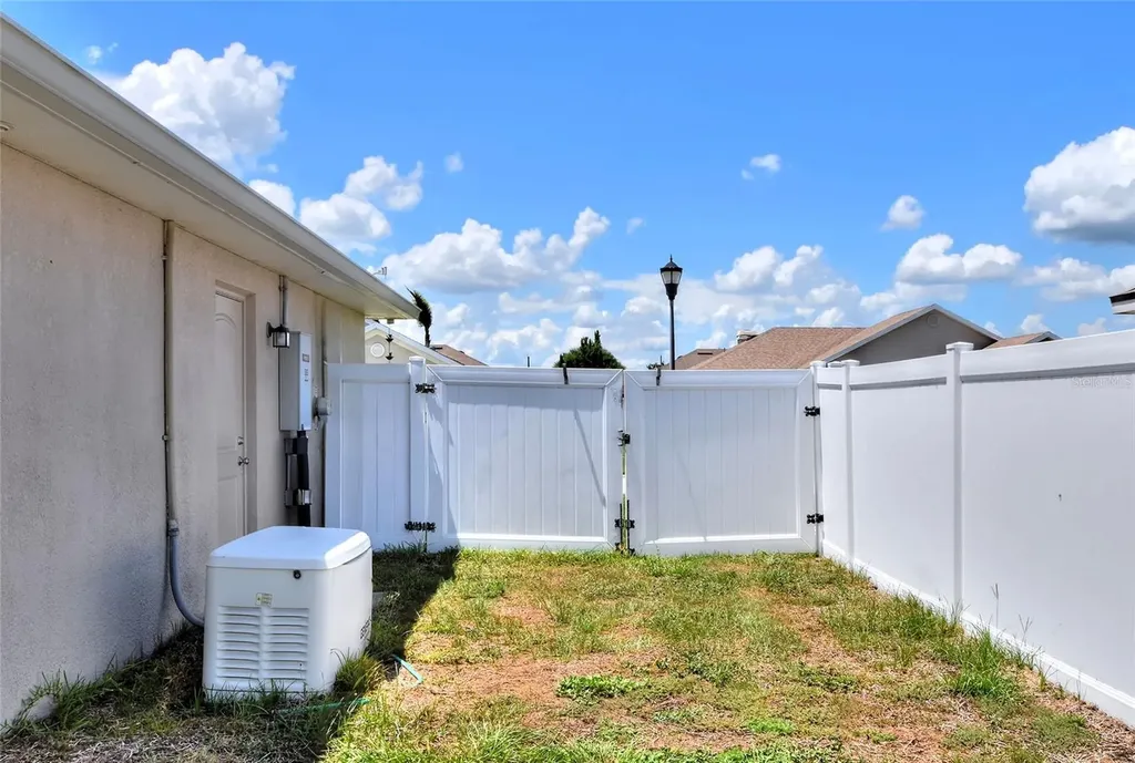 1590 Doves View Circle Auburndale FL 33823