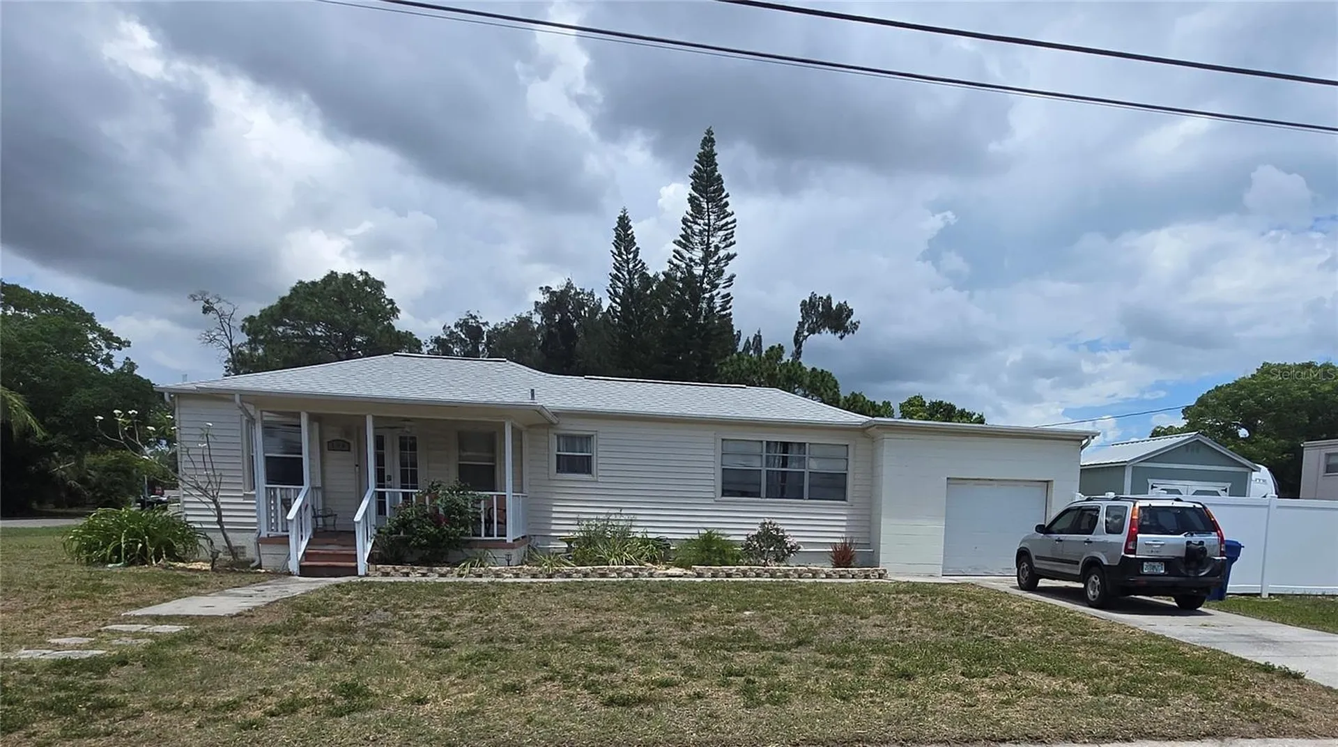 146 NE Madison Circle N St Petersburg FL 33702