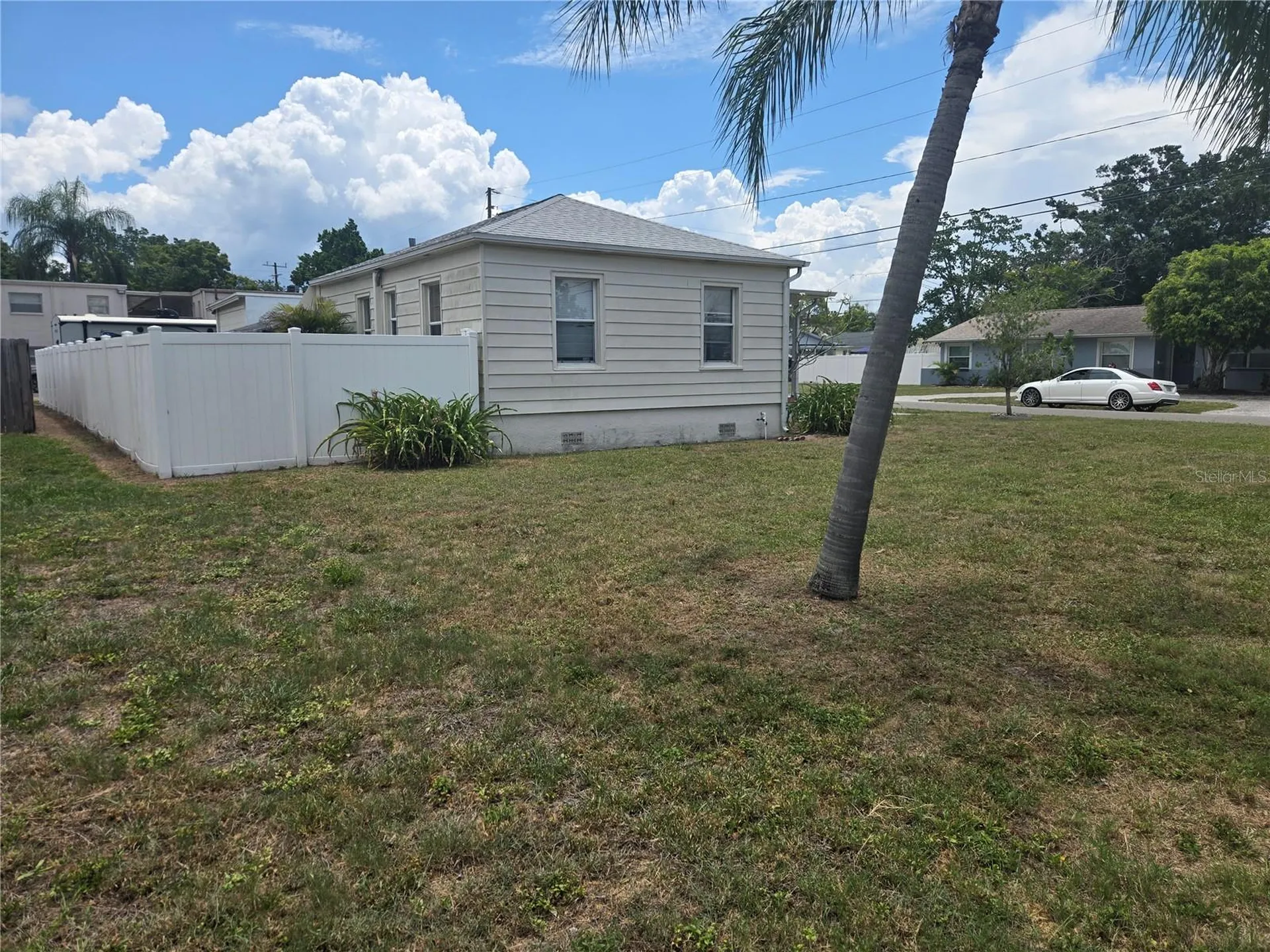 146 NE Madison Circle N St Petersburg FL 33702
