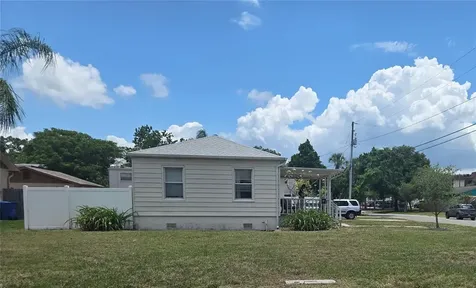146 NE Madison Circle N St Petersburg FL 33702