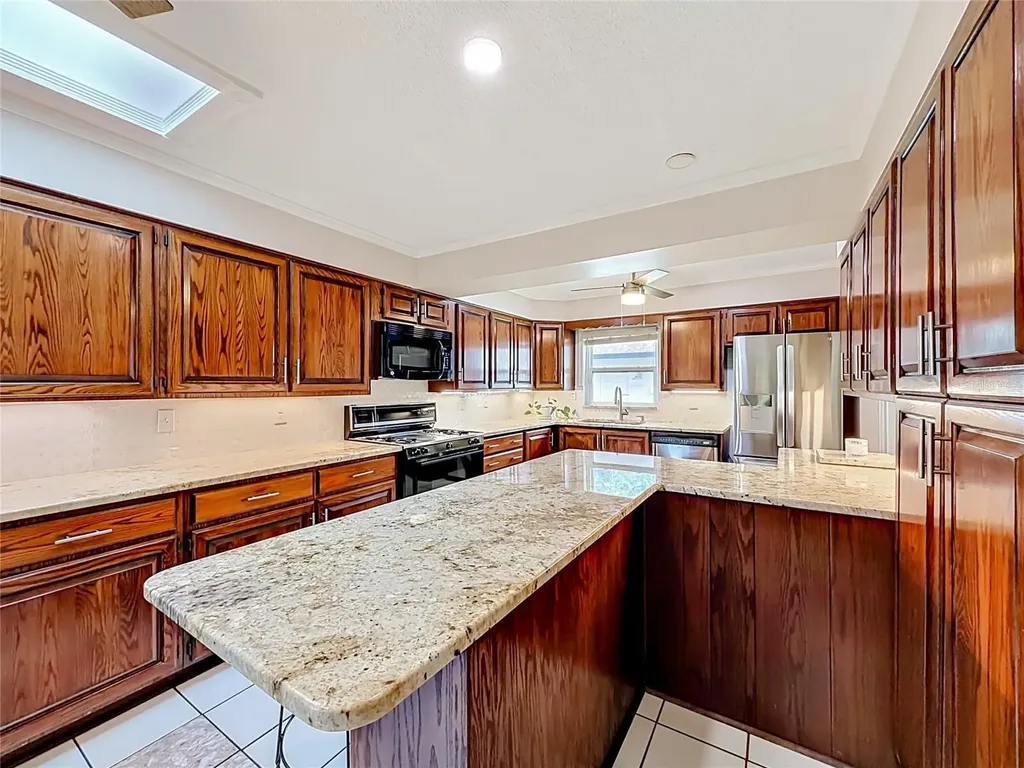 5020 The Oaks Circle Orlando FL 32809
