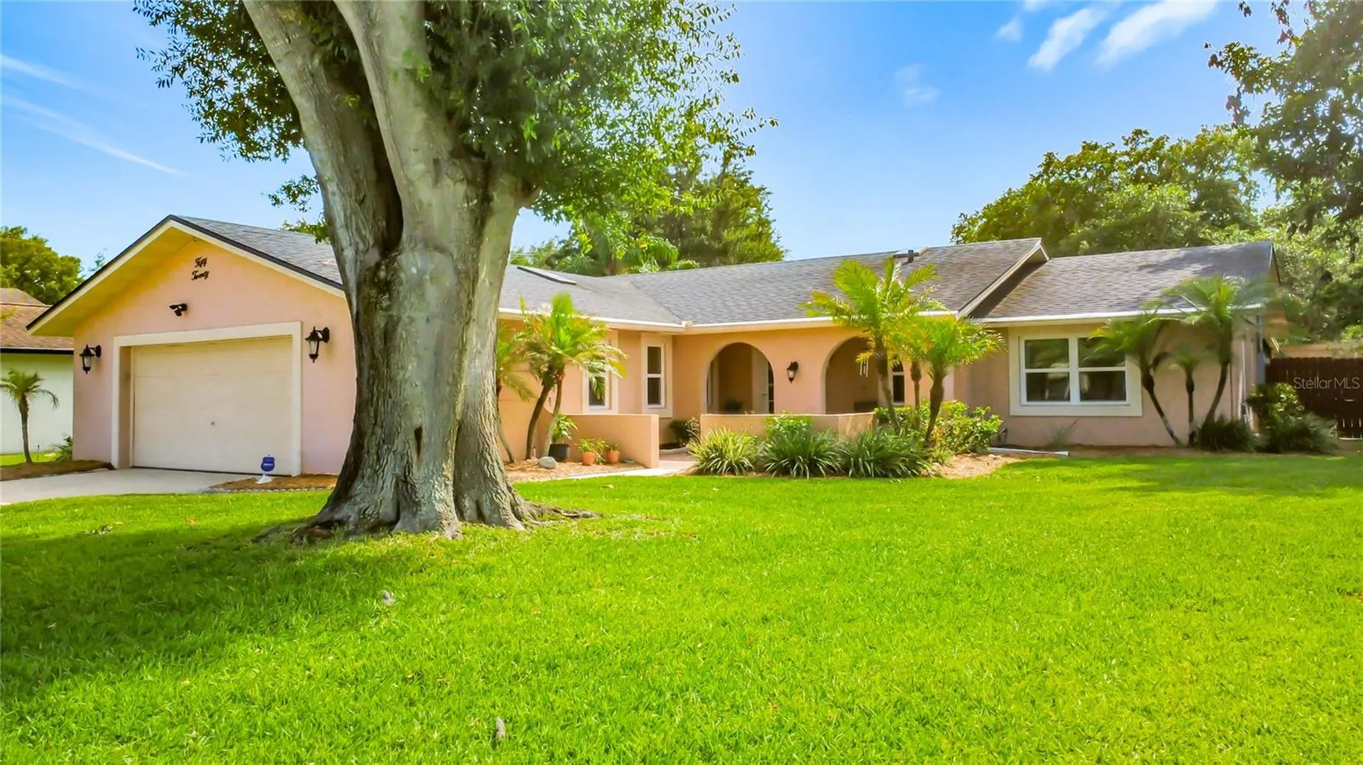 5020 The Oaks Circle Edgewood FL 32809