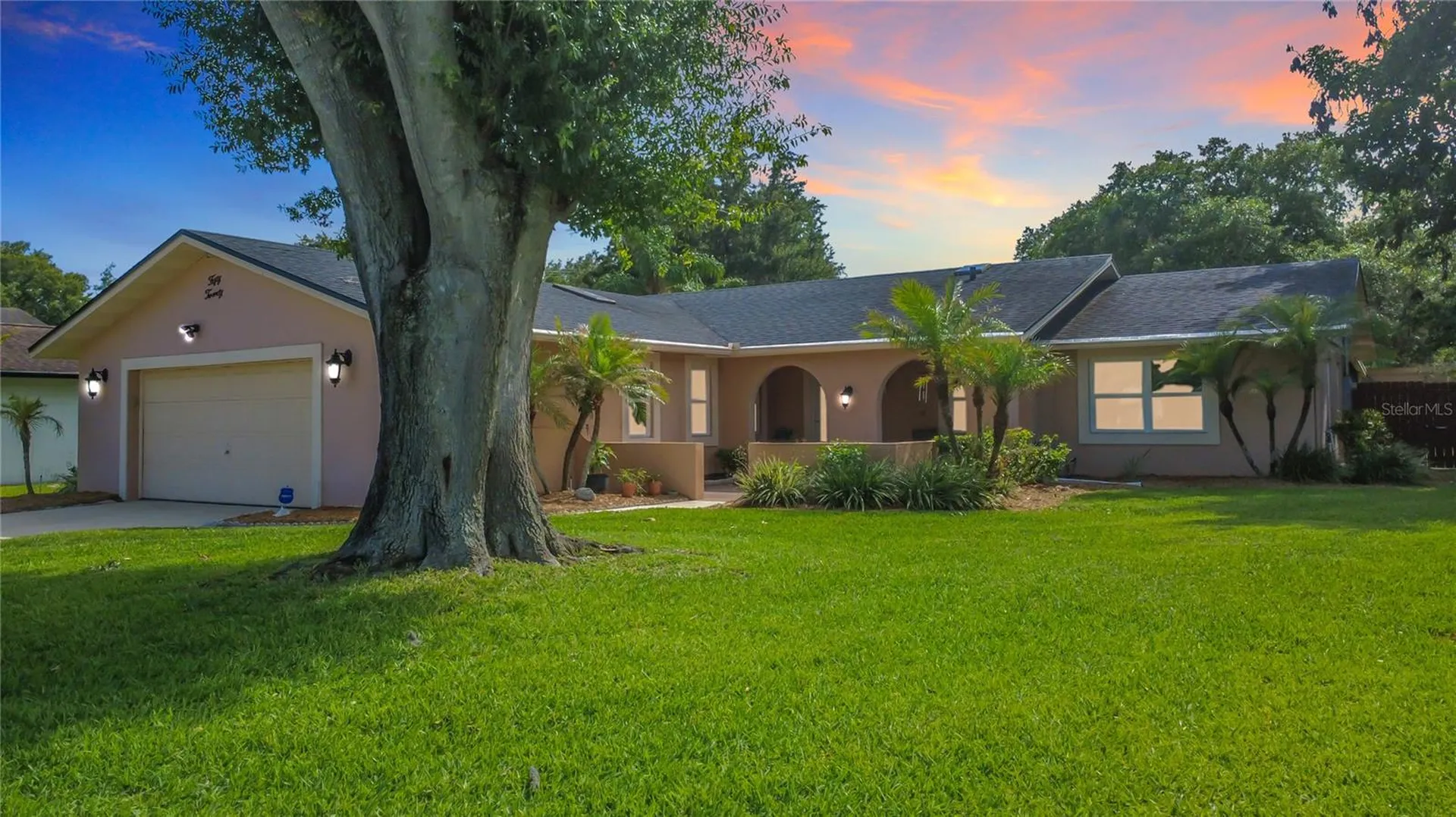 5020 The Oaks Circle Edgewood FL 32809